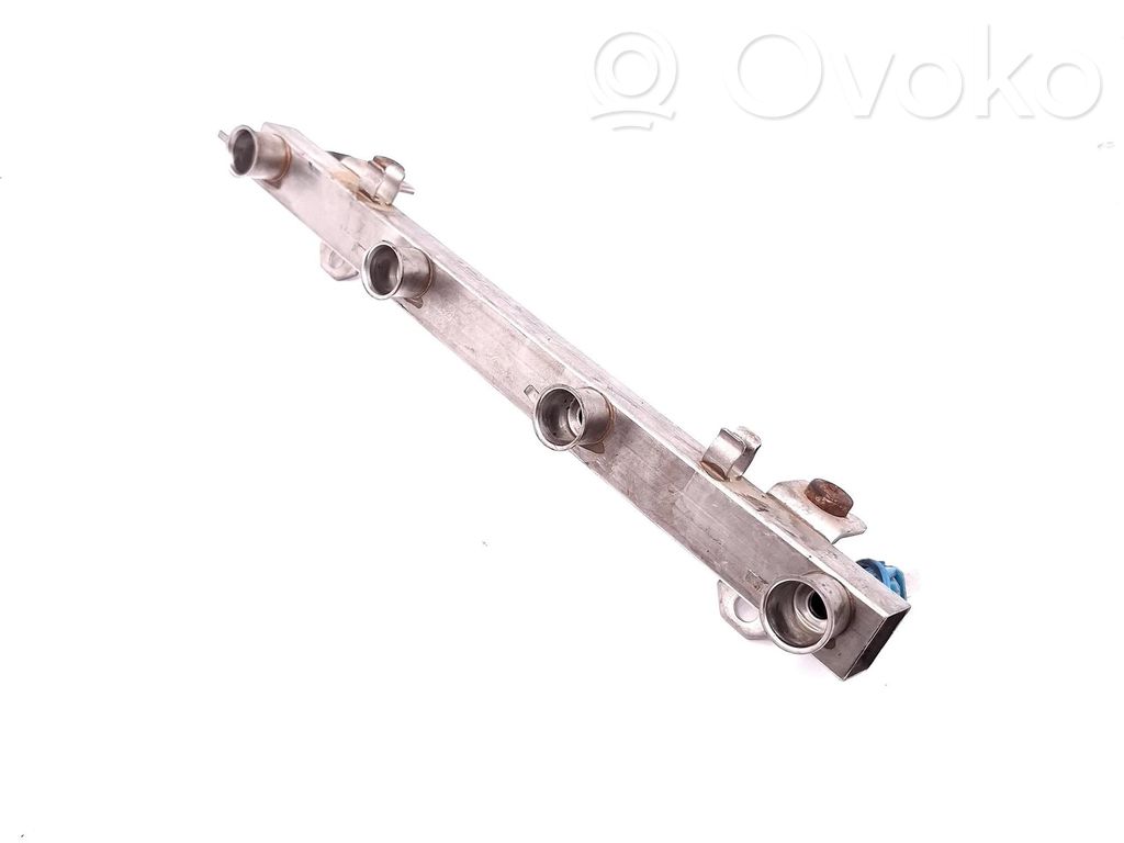 Opel Astra H Tubo principal de alimentación del combustible 