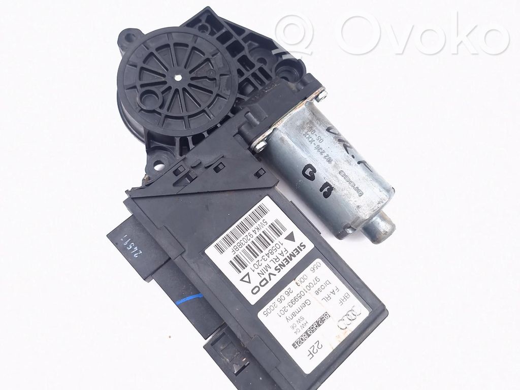 Audi A4 S4 B7 8E 8H Silniczek podnośnika szyby drzwi 