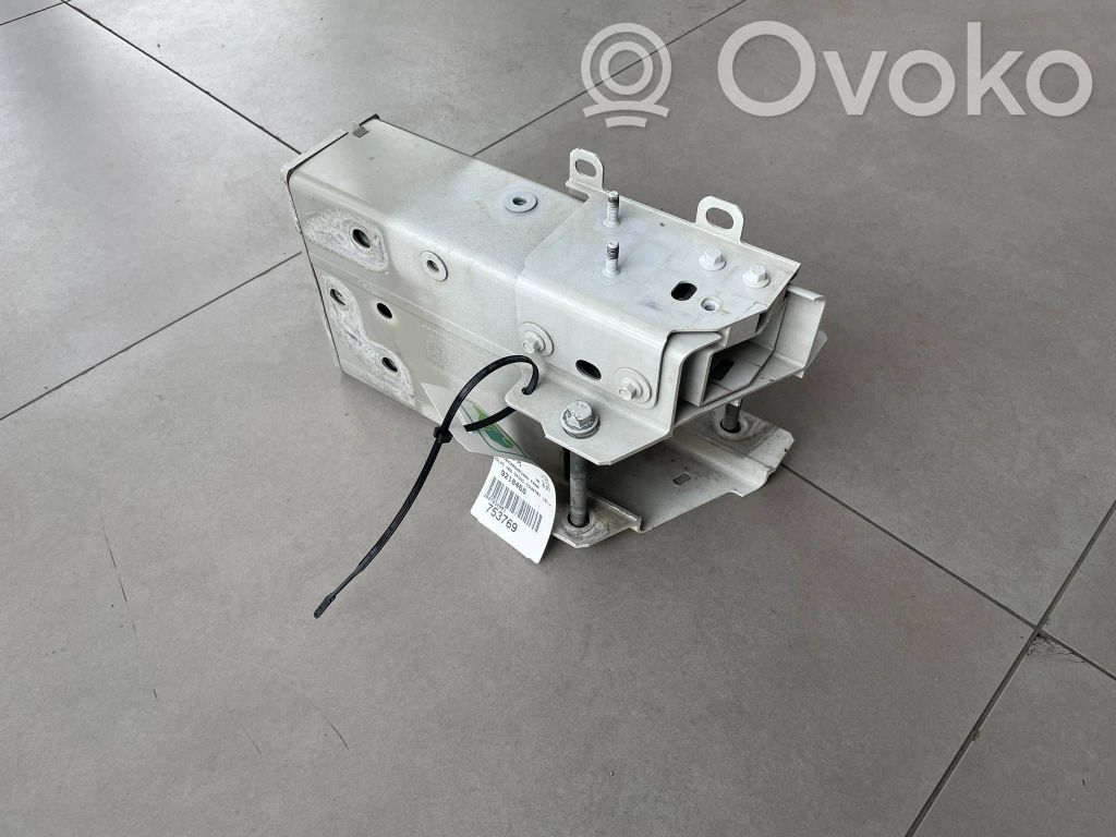 Volvo V60 Priekšpusē bampera amortizators 