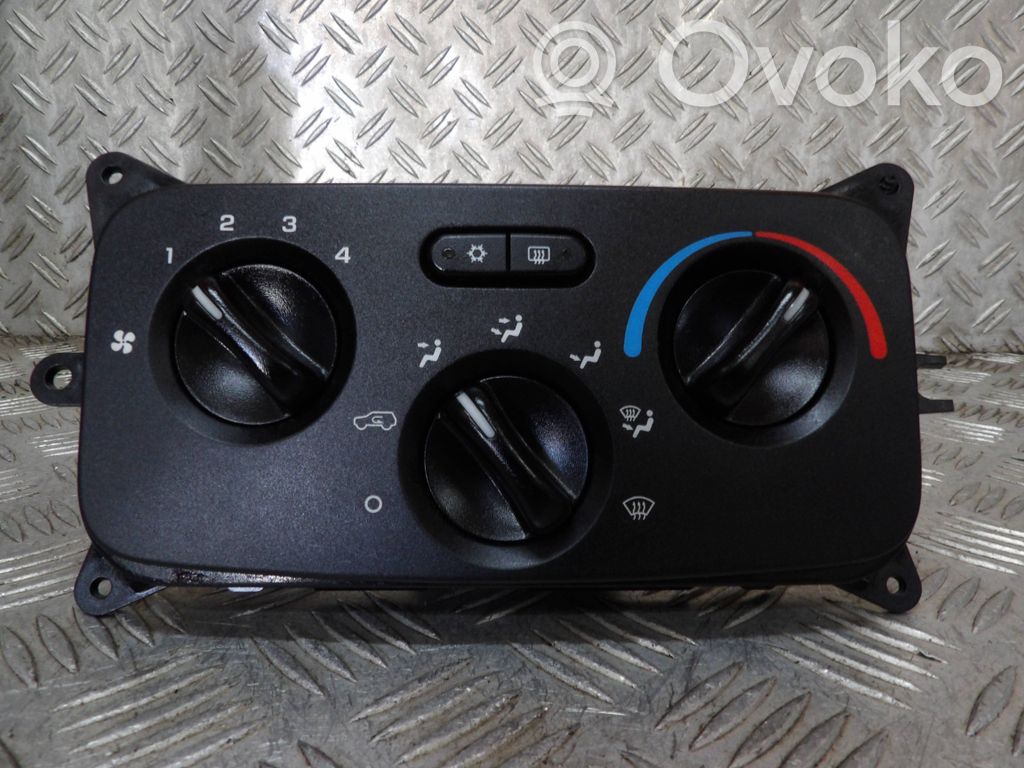 Jeep Cherokee III KJ Climate control unit 