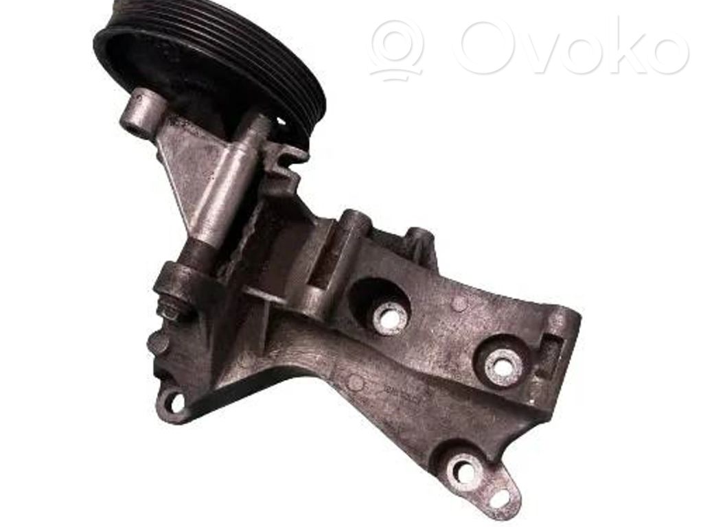Renault Megane II Generator/alternator bracket 