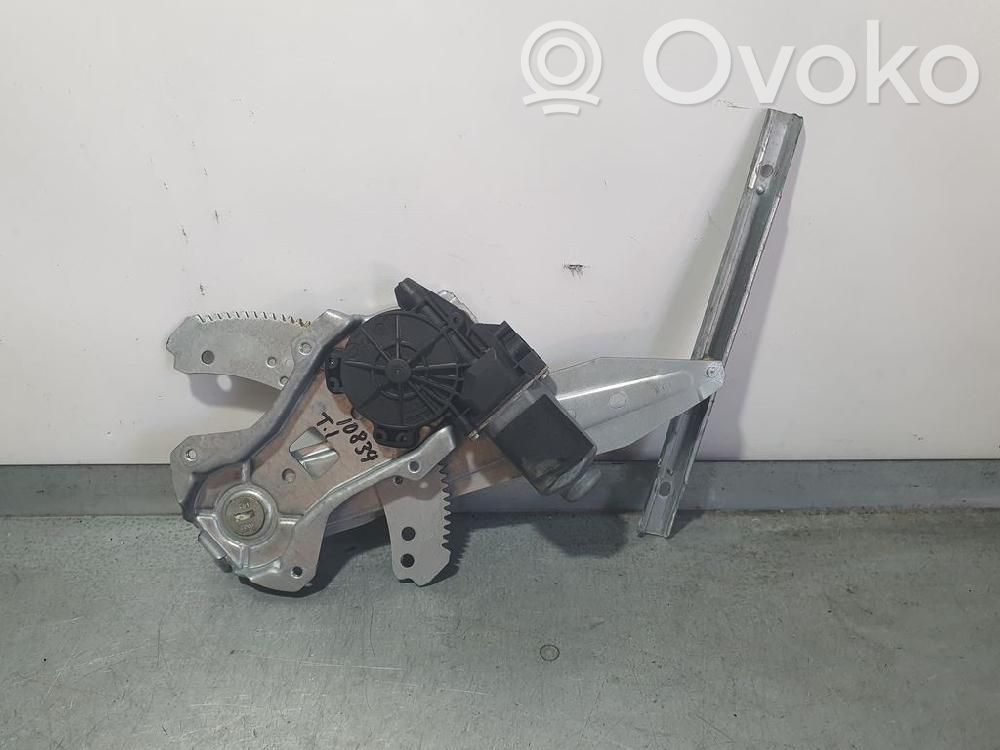 Regulador manual de la ventanilla trasera   827019U00B