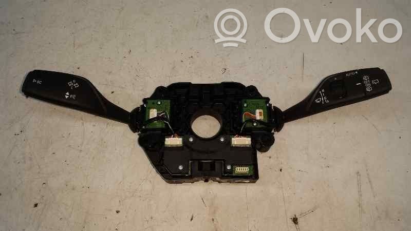 BMW 2 F46 Commodo d'essuie-glace 