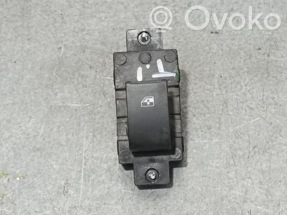 Chevrolet Captiva Electric window control switch 