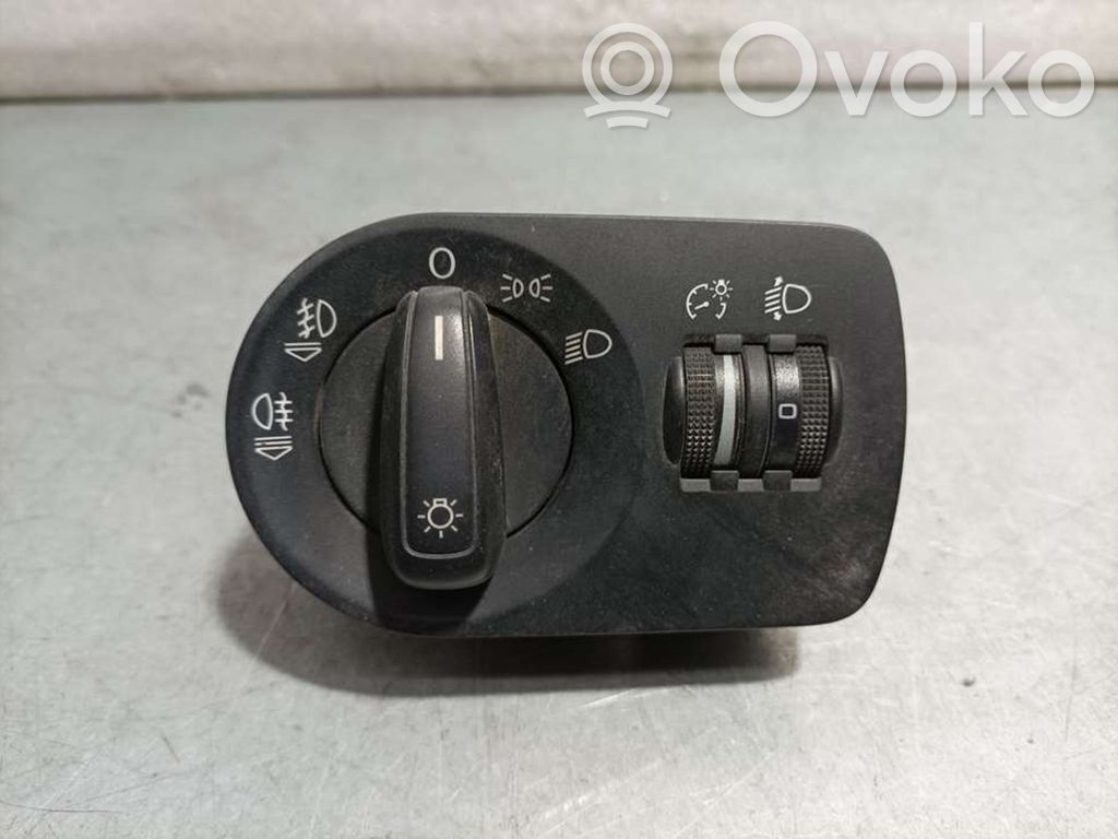 Audi A1 Light switch 