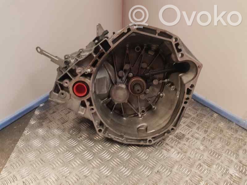 Nissan Pulsar Scatola del cambio manuale a 5 velocità 