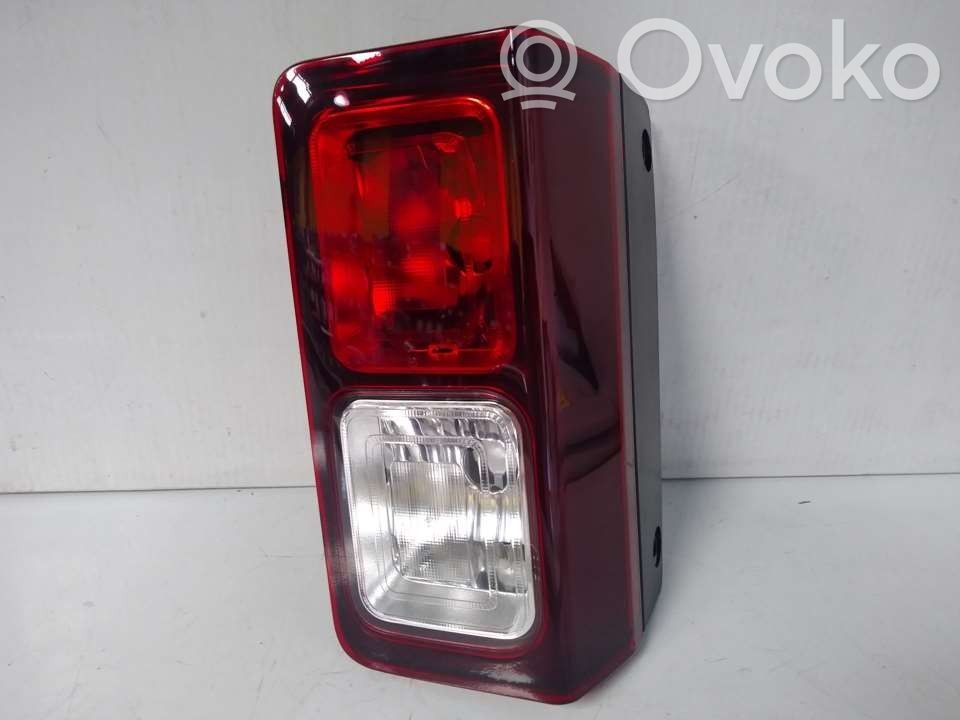 Renault Trafic III (X82) Feu de recul