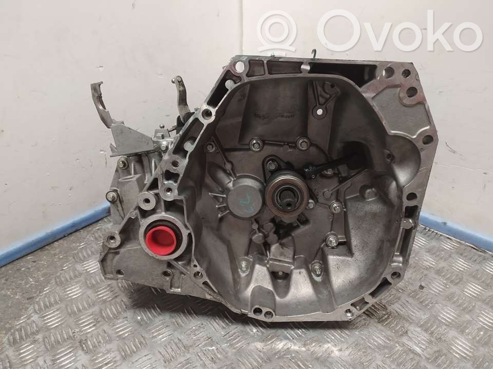 Nissan Qashqai+2 Scatola del cambio manuale a 5 velocità