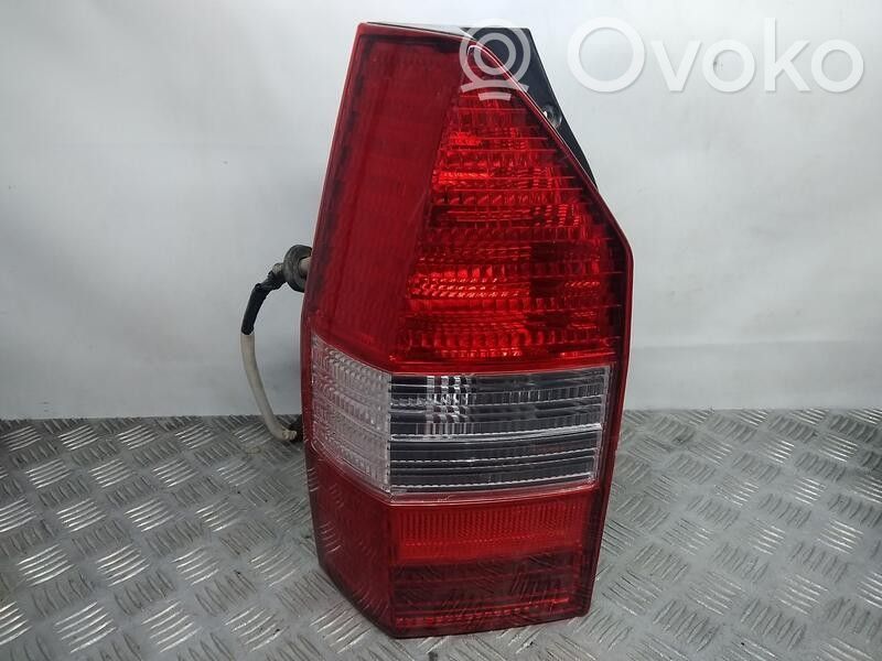Mitsubishi Space Wagon Luci posteriori