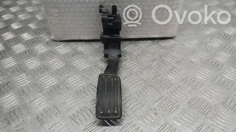 Gaspedal   180023RA0B,20716A