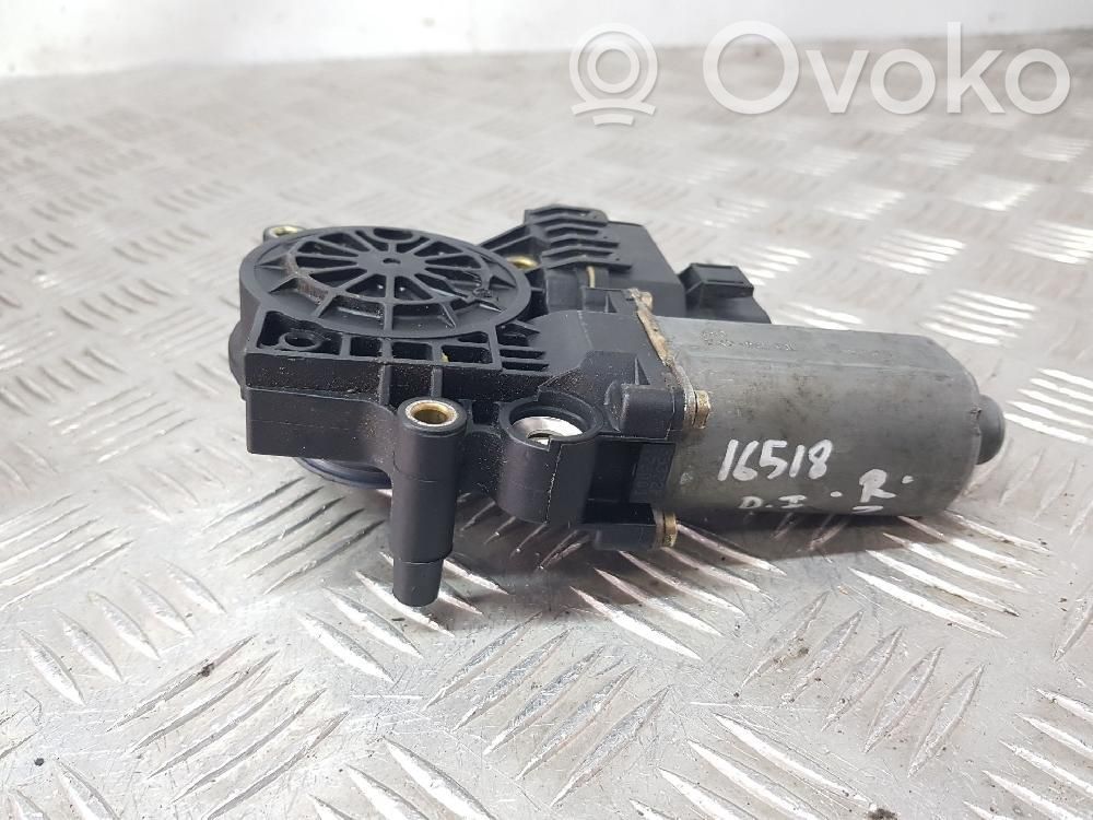 Audi A4 S4 B5 8D Silnik regulatora szyby drzwi przednich 