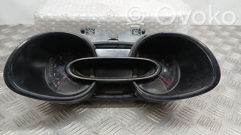 Renault Clio IV Speedometer (instrument cluster) 