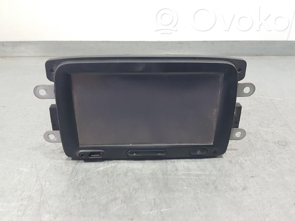 Dacia Dokker Panel / Radioodtwarzacz CD/DVD/GPS