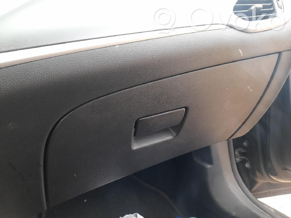 Opel Astra K Schowek deski rozdzielczej 