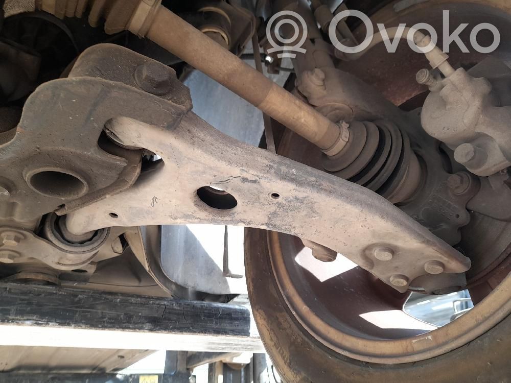 Querlenker Achsschenkel vorne   1570285