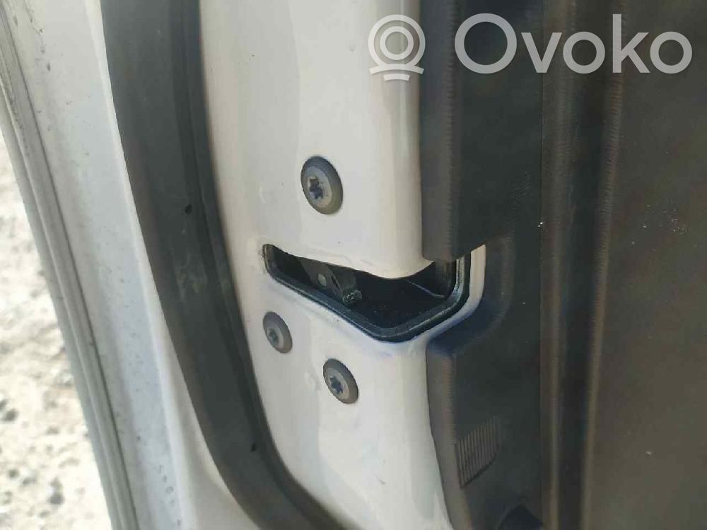 Toyota Avensis T270 Zamek drzwi przednich 