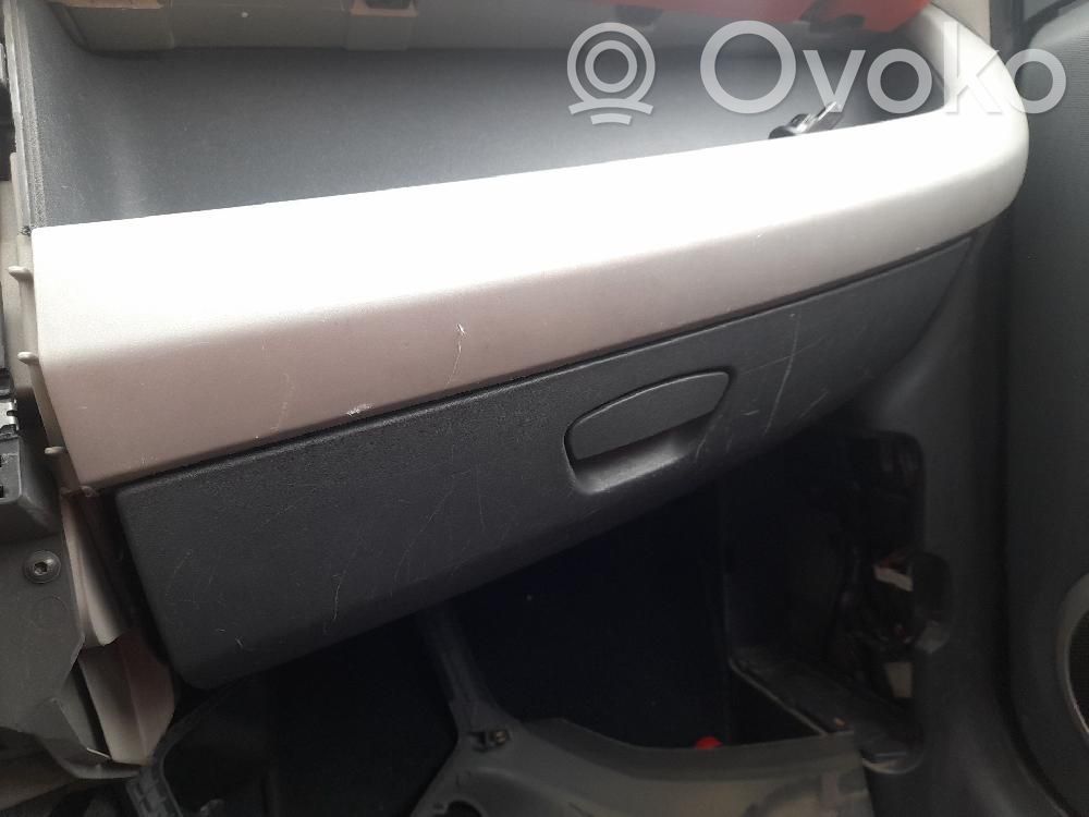 Smart ForFour I Handschuhfach 