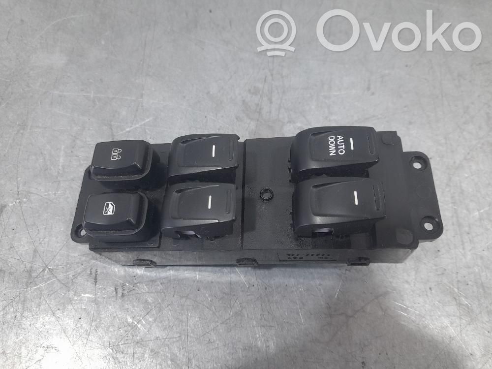SsangYong Tivoli Przyciski szyb 