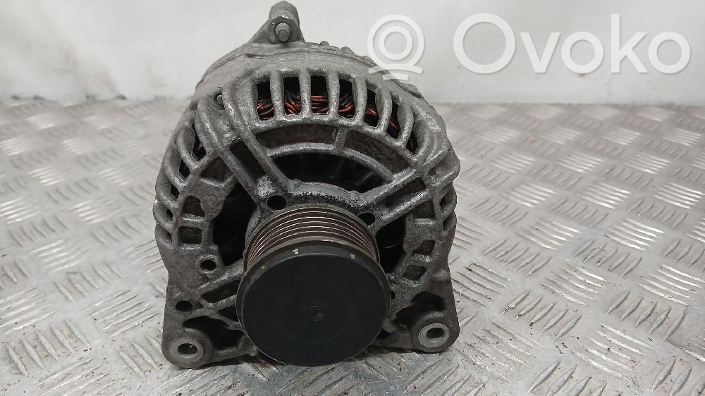 Nissan Juke I F15 Generator/alternator 