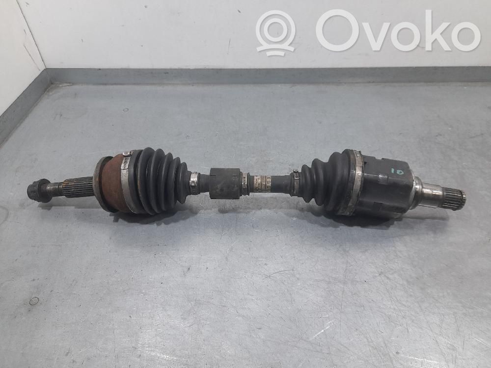 Toyota Auris E180 Etuvetoakseli 