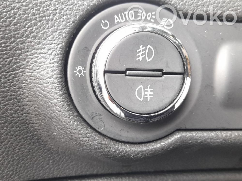 Light switch   13268709