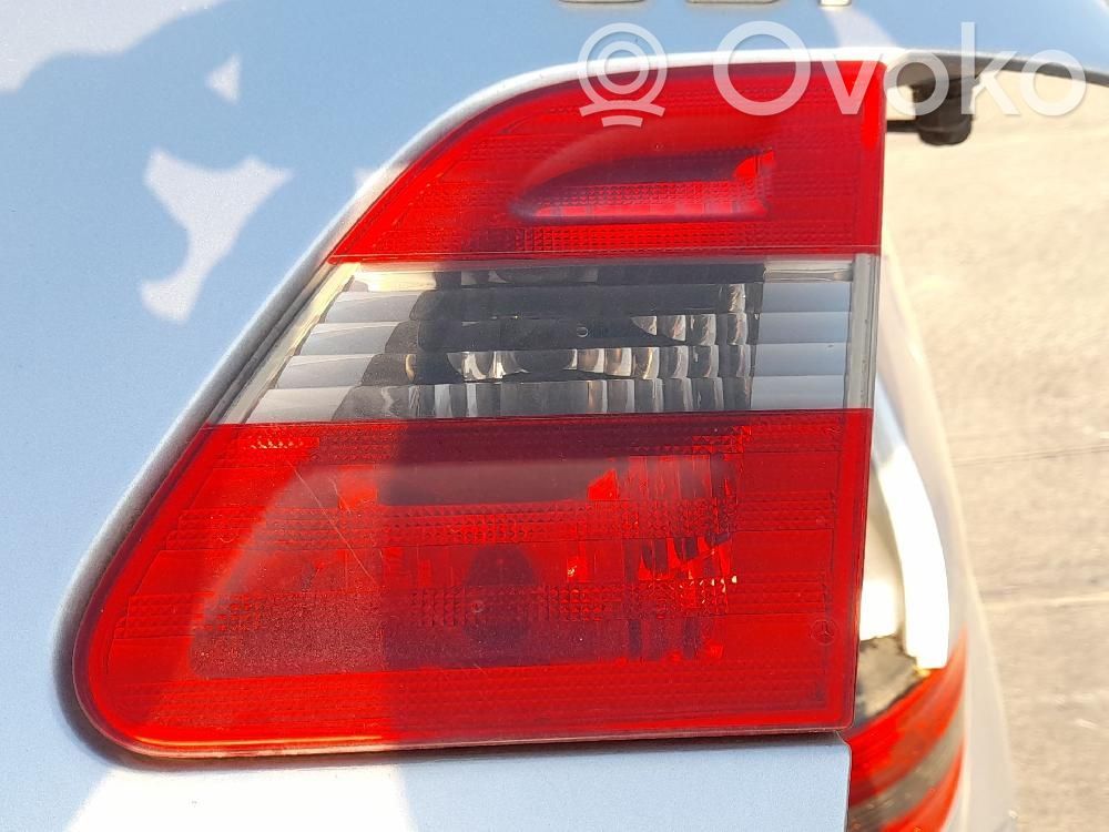 Mercedes-Benz B W245 Lampă spate în capacul portbagajului