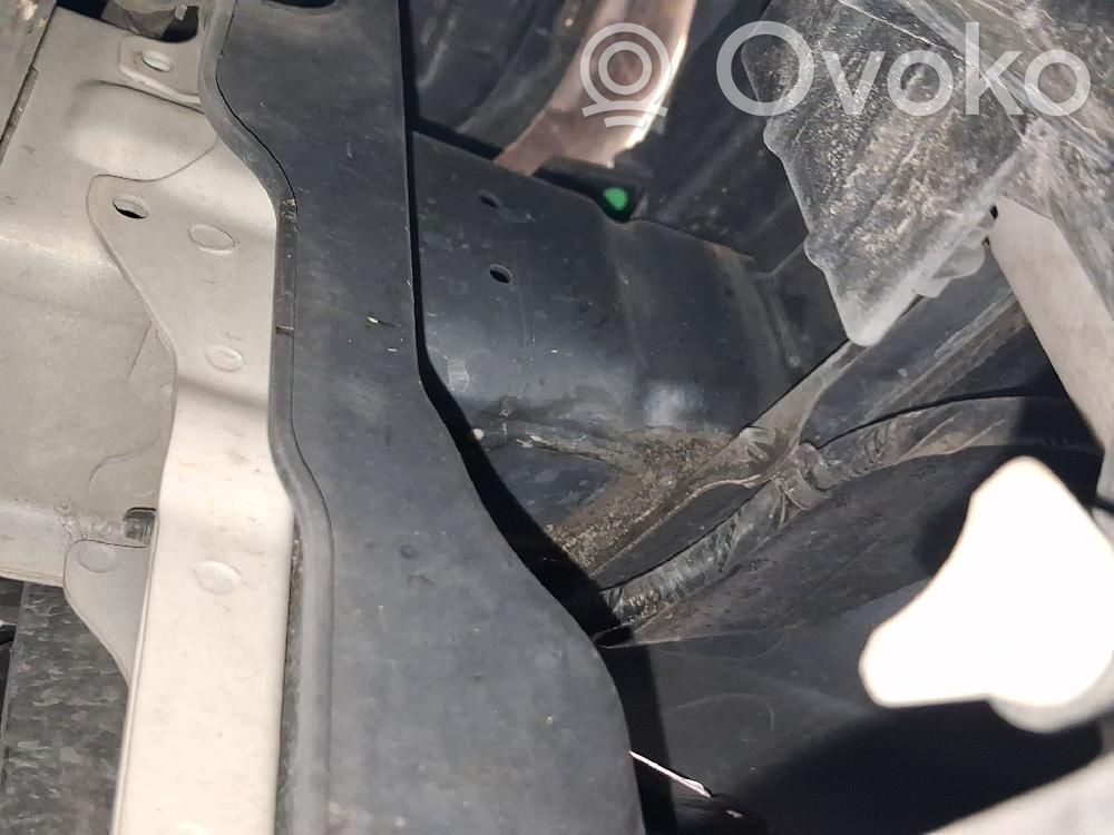 Hyundai i20 (PB PBT) Poprzeczka zderzaka przedniego