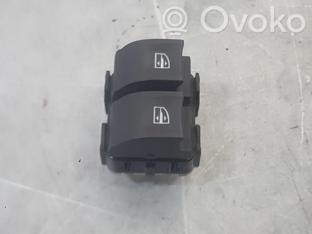 Dacia Sandero II Przyciski szyb