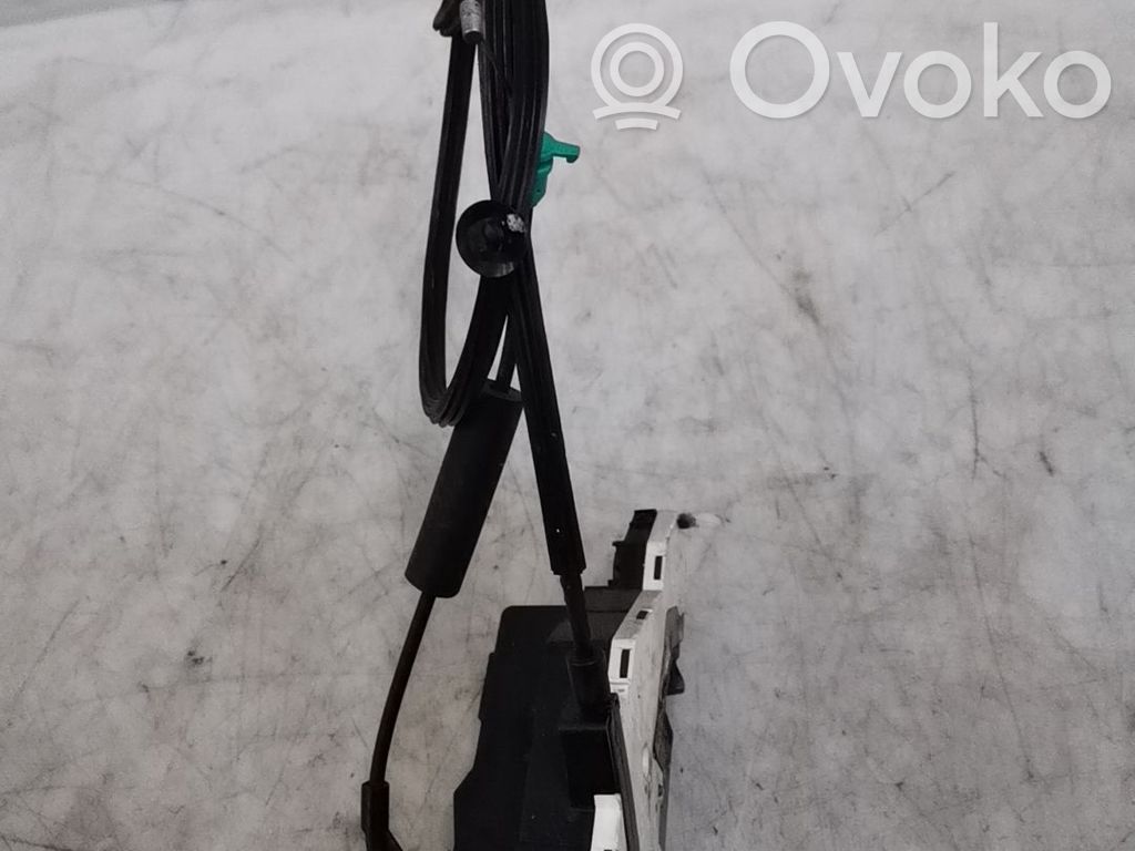 Peugeot 207 Front door lock 
