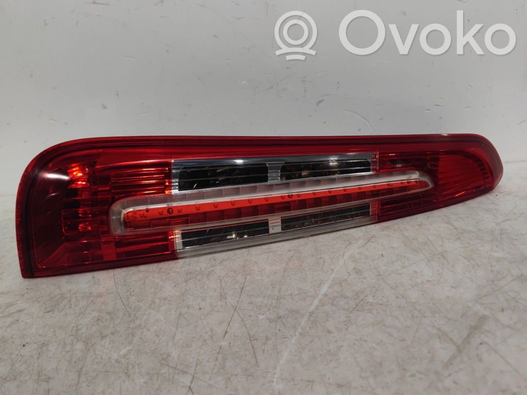 Ford C-MAX I Aizmugurējais lukturis virsbūvē 