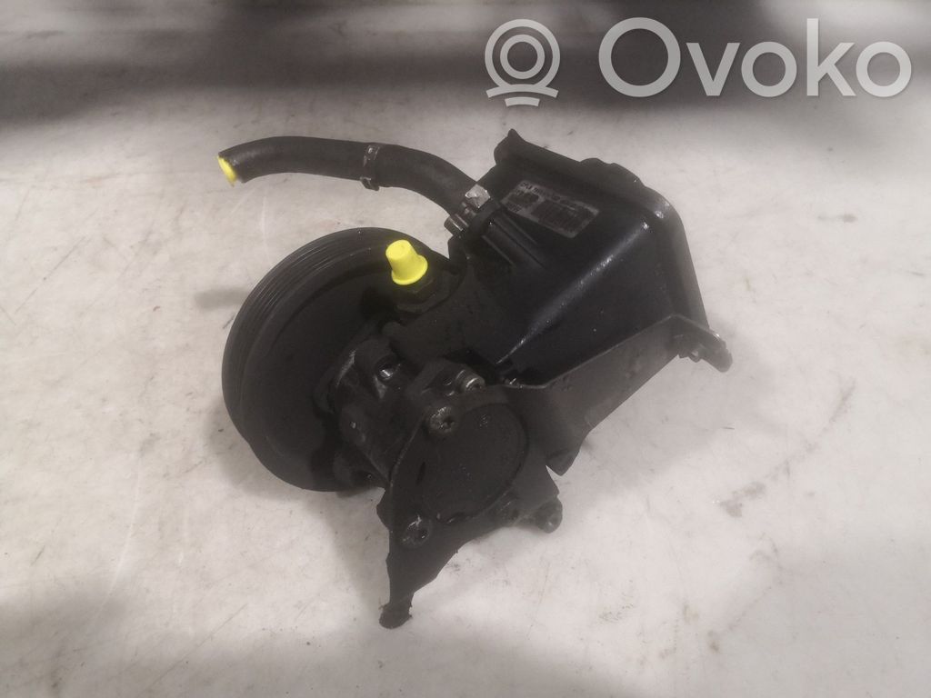 Servopumpe   32413450766
