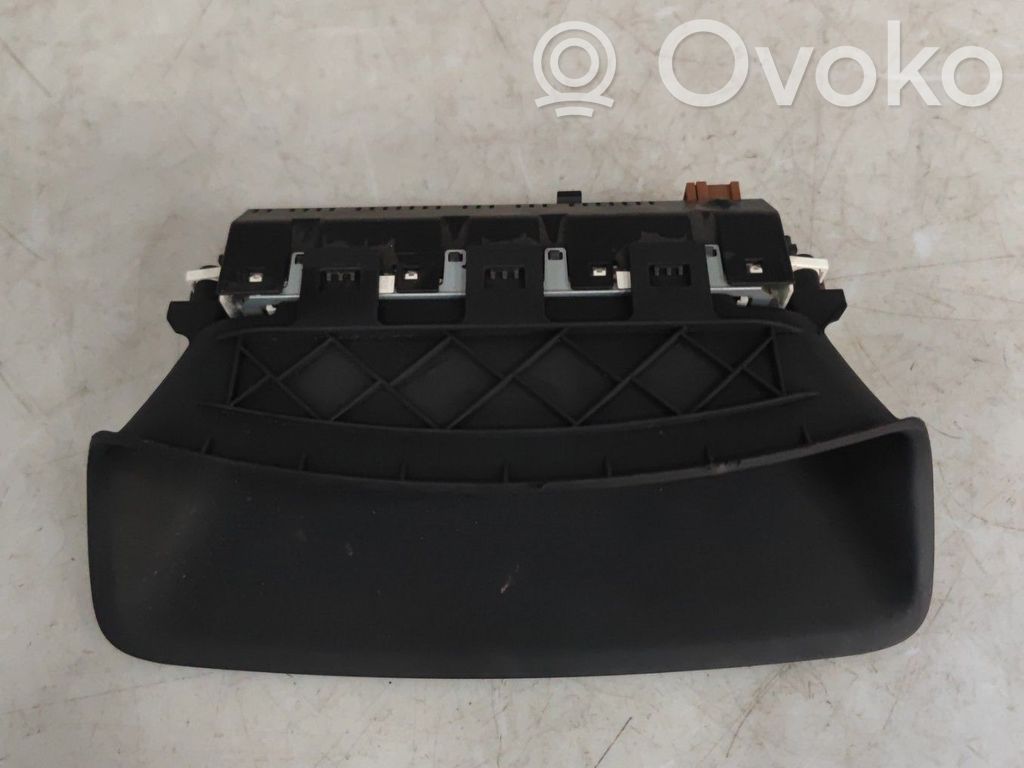 Peugeot 308 Screen/display/small screen 