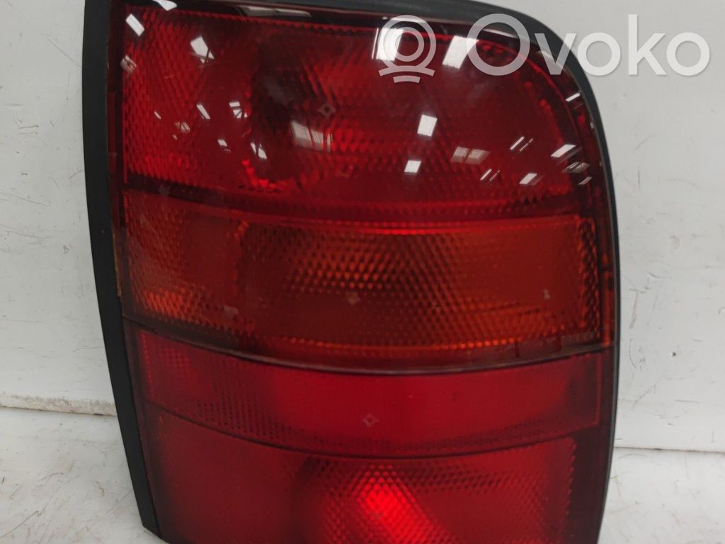 Nissan Micra Aizmugurējais lukturis virsbūvē 