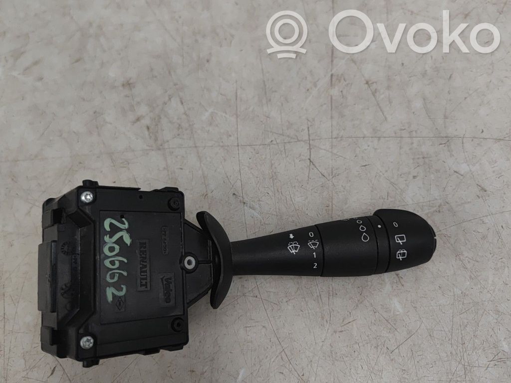 Renault Clio IV Wiper control stalk 