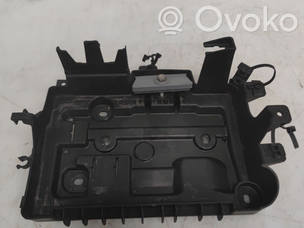 Opel Corsa D Akumuliatoriaus dėžė 