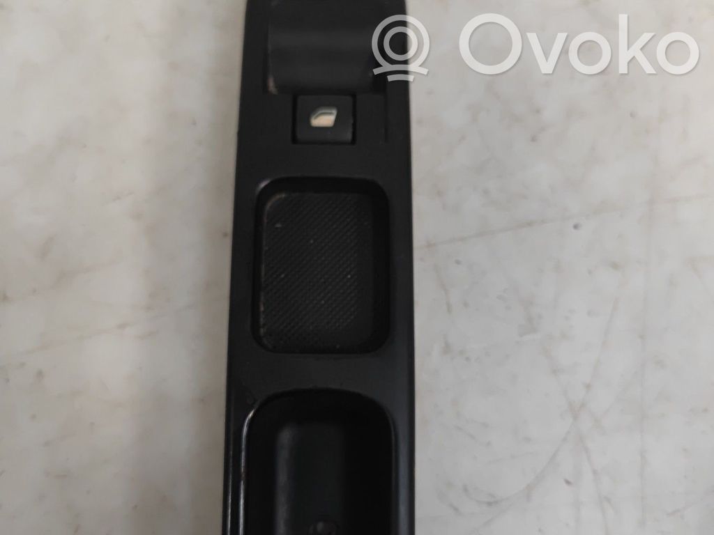 Peugeot 207 Electric window control switch 