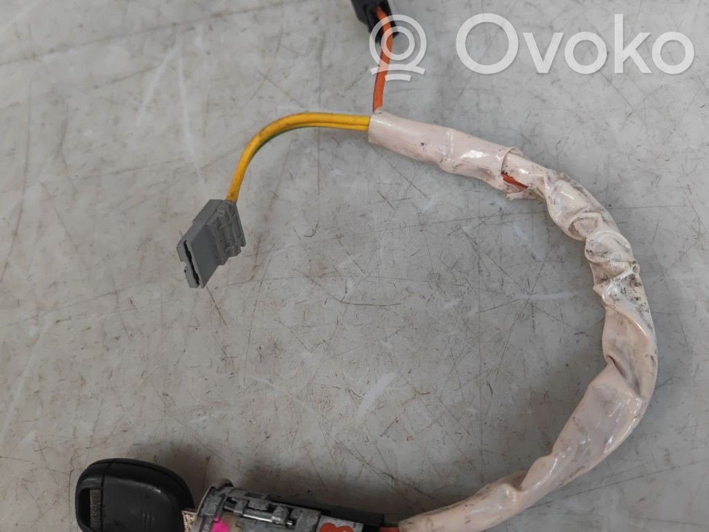 Renault Kangoo I Užvedimo spynelė 