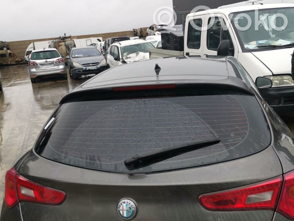 Alfa Romeo Giulietta Puerta del maletero/compartimento de carga 