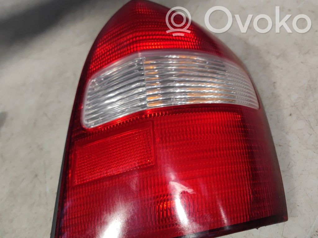 Rear/tail lights   BJ3E51170C