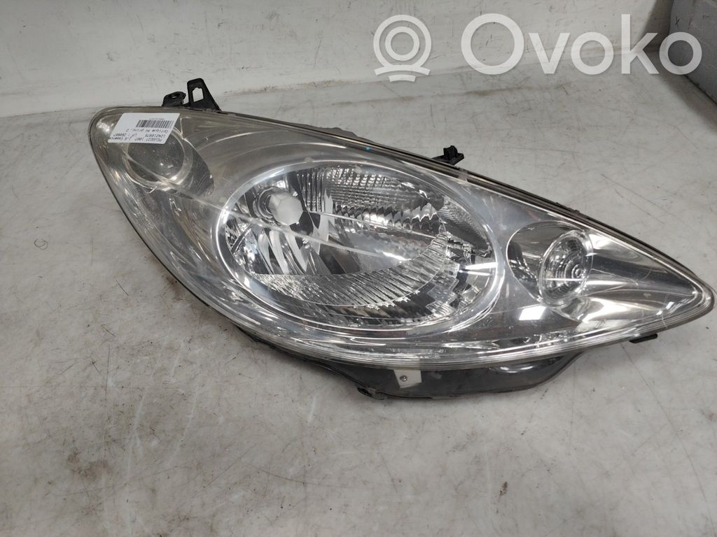 Peugeot 1007 Lampa przednia 