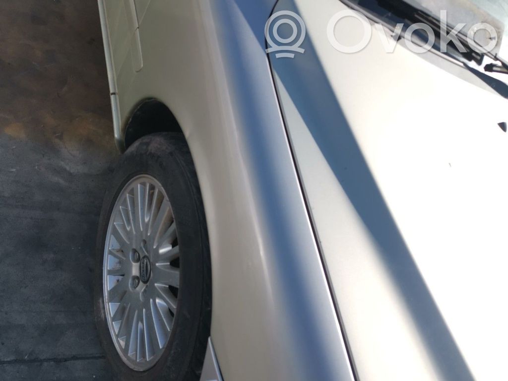 Volvo V70 Spārns 