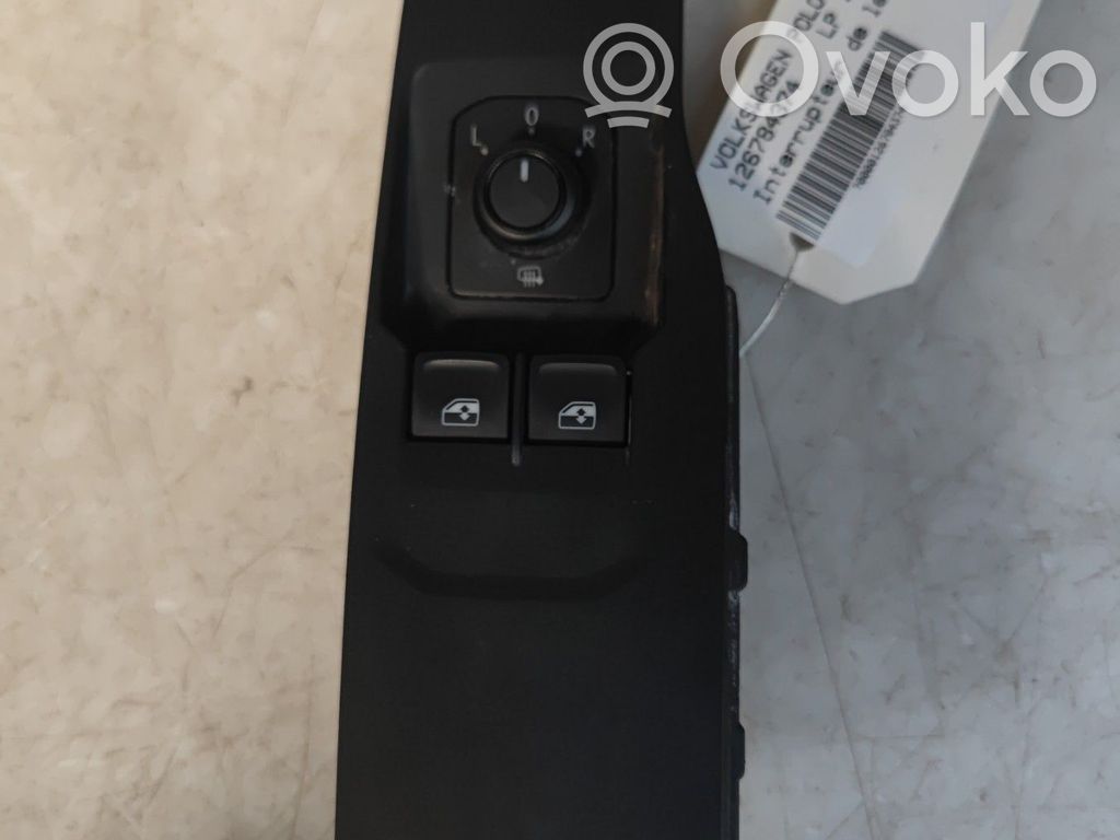 Volkswagen Polo VI Electric window control switch 