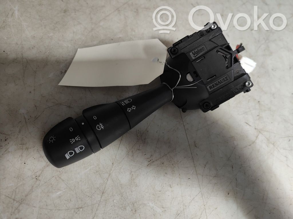 Renault Clio IV Commodo de clignotant 