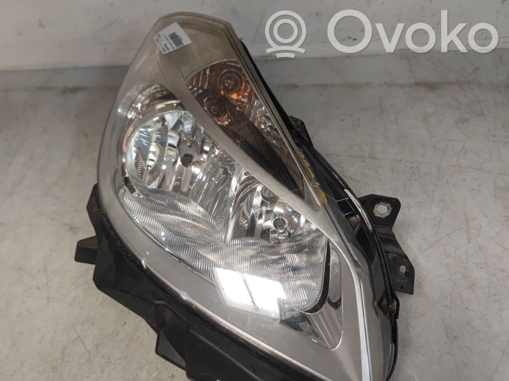 Renault Clio III Phare frontale 