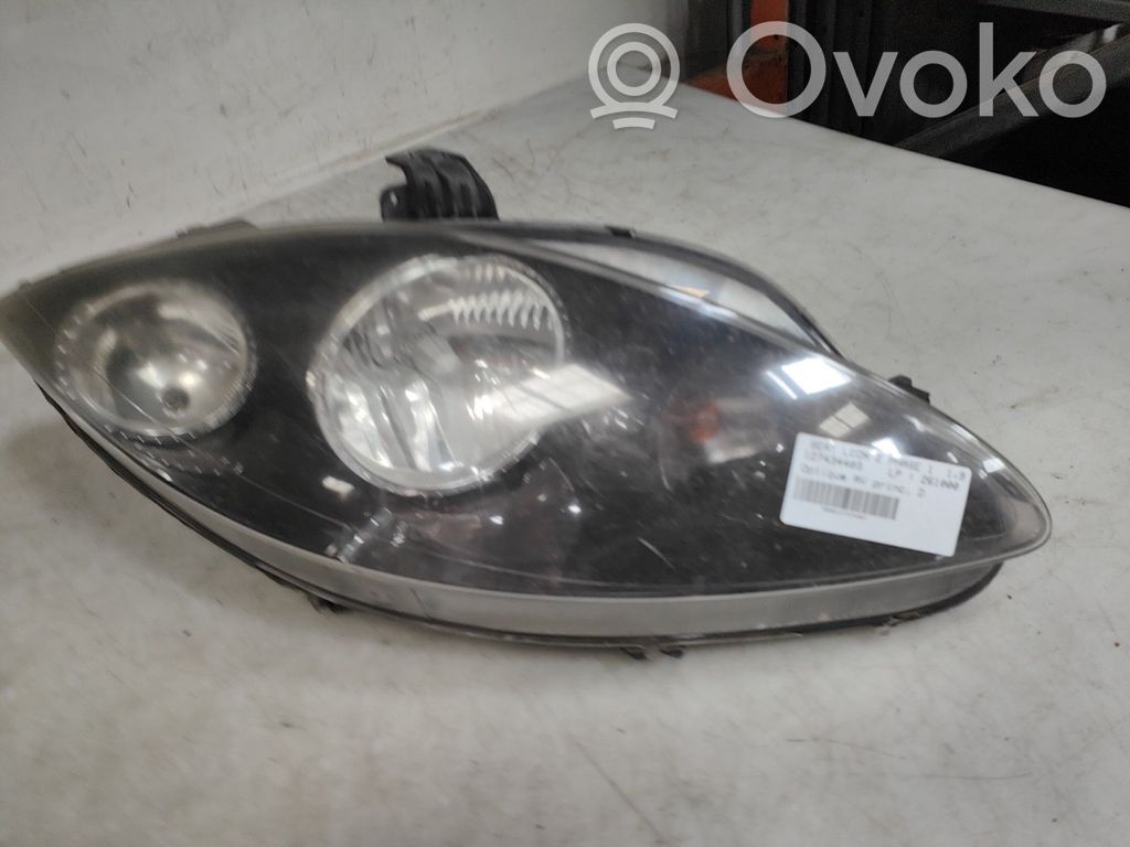 Seat Leon (1P) Etu-/Ajovalo 