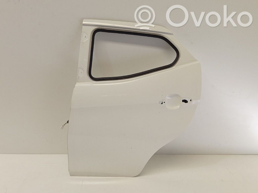 Galinės durys   670040H030