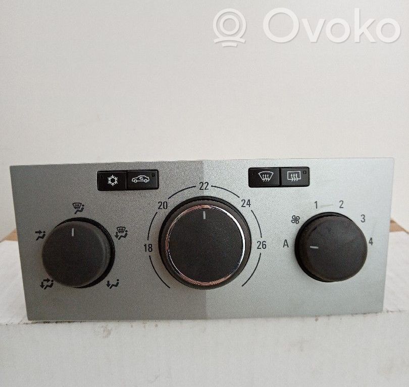 Opel Astra H Climate control unit 
