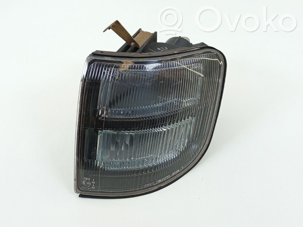 Mitsubishi Pajero Blinker vorne Stoßstange 