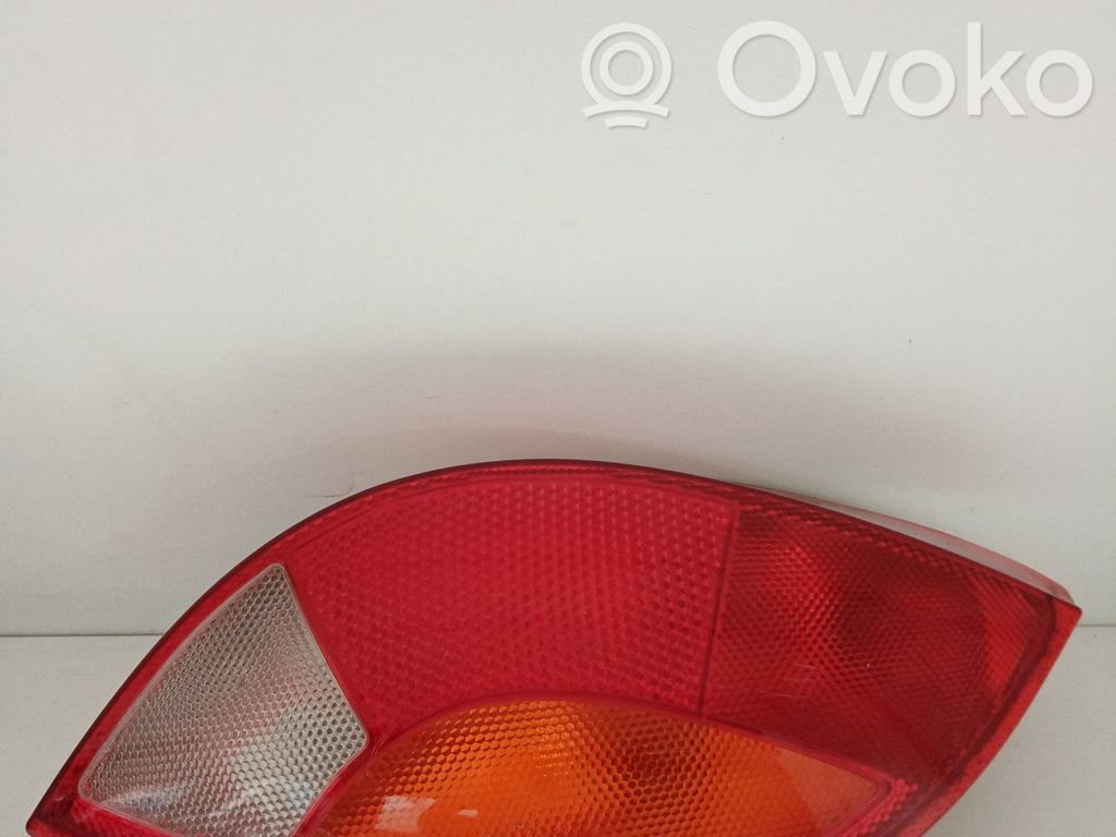 Rear/tail lights   97KG13N004AA