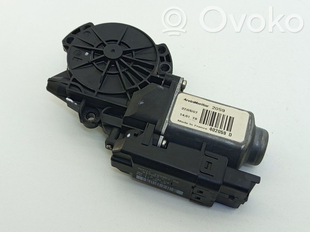 Rear door window regulator motor   402059,403951A8,834501H010